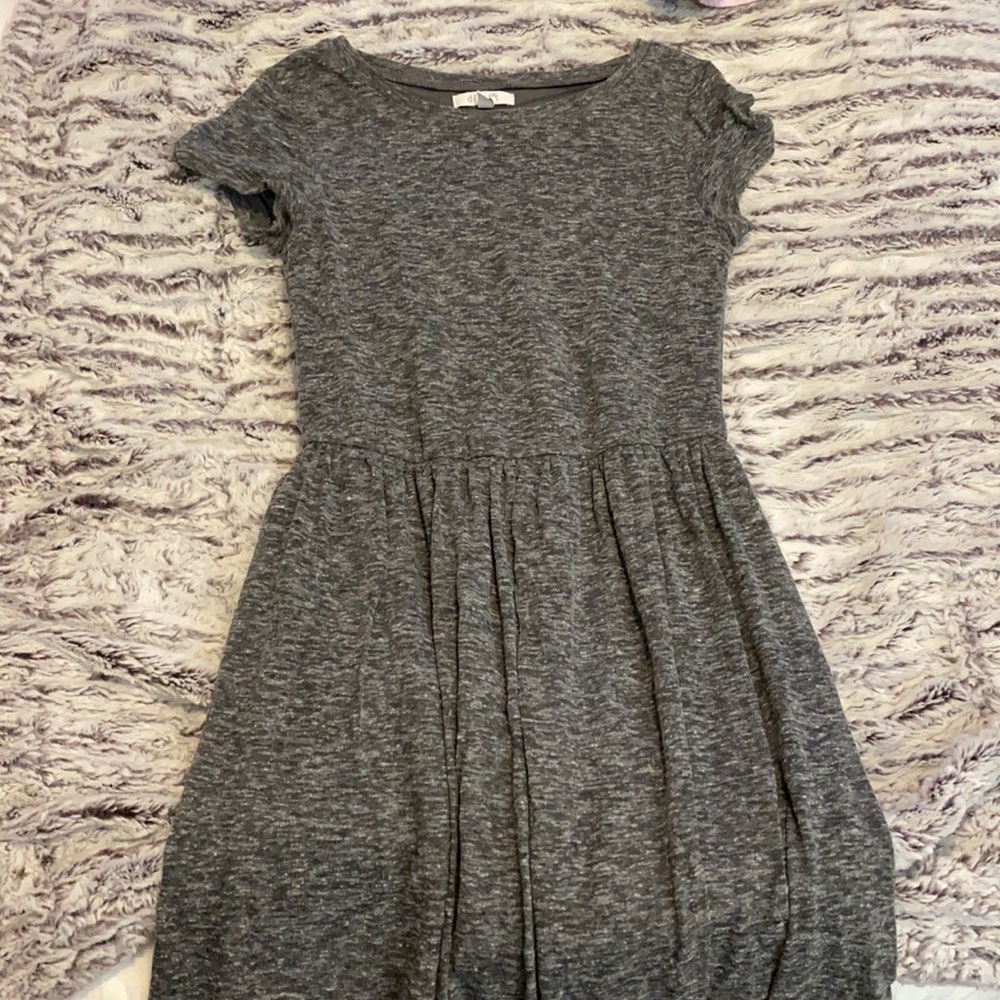 Delias dress size small